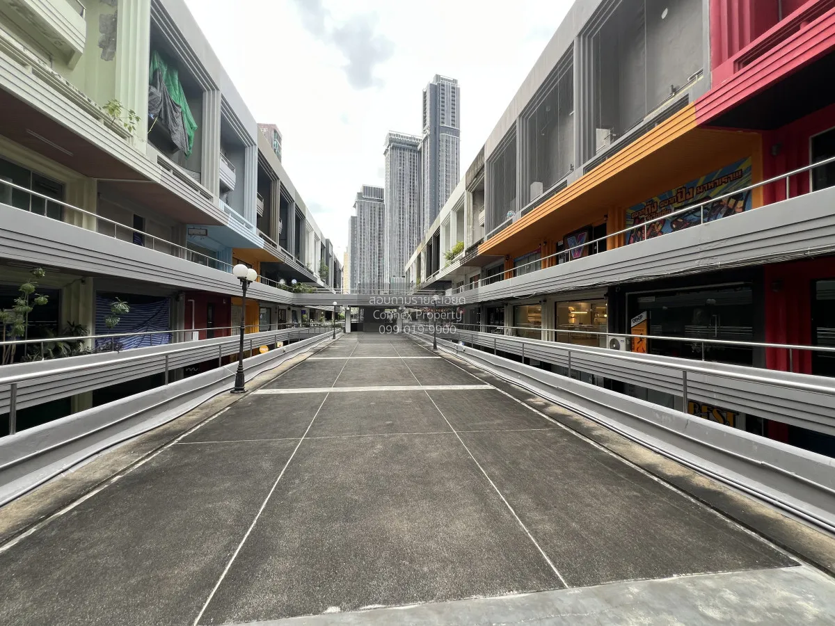 ขายอาคารสำนักงาน  พาร์คอเวนิว ห้องริมใน 2 คูหา ขายพร้อมผู้เช่า เอ