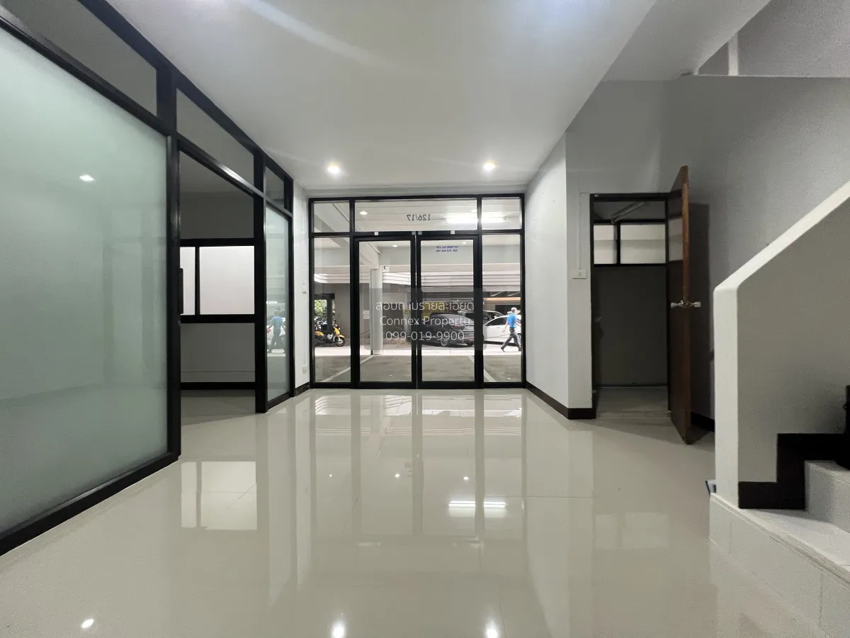 ขายอาคารสำนักงาน  พาร์คอเวนิว ห้องริมใน 2 คูหา ขายพร้อมผู้เช่า เอ