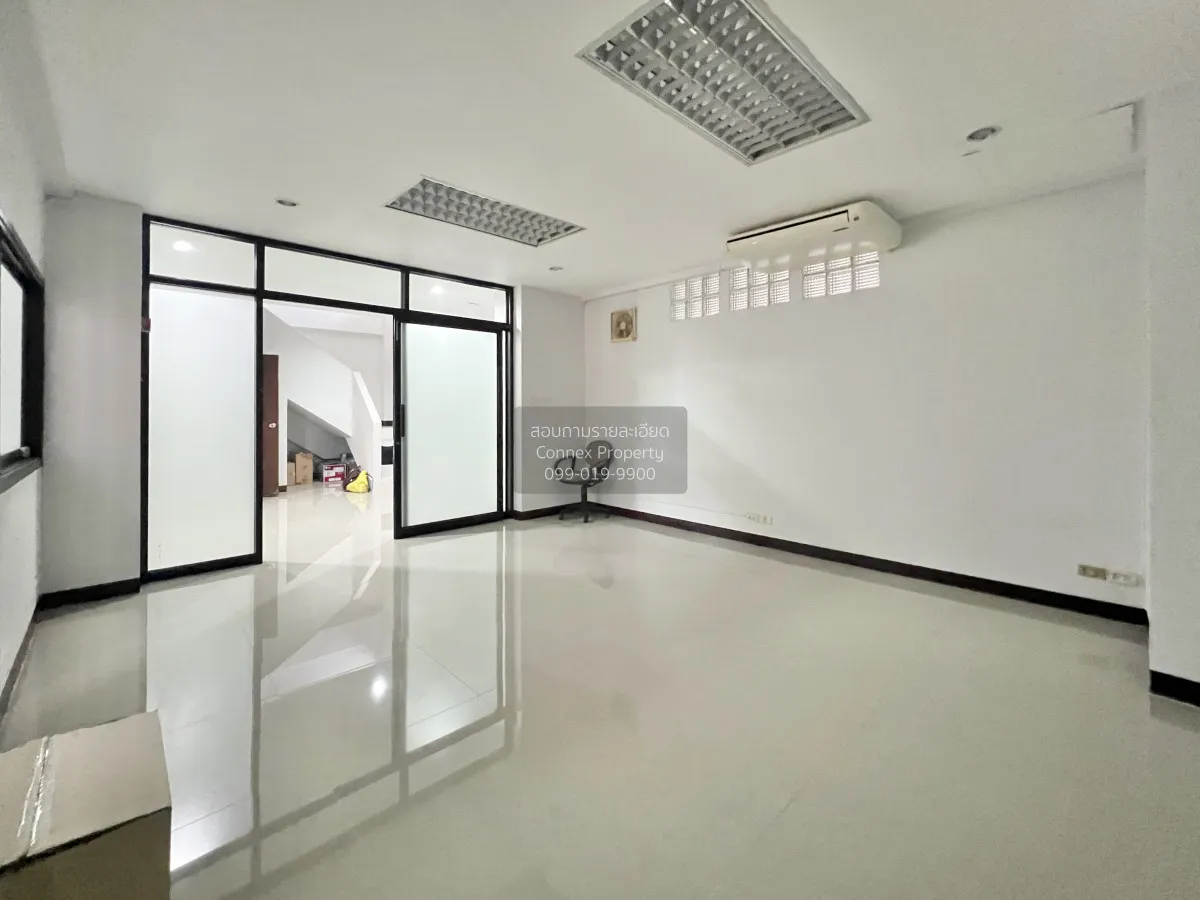 ขายอาคารสำนักงาน  พาร์คอเวนิว ห้องริมใน 2 คูหา ขายพร้อมผู้เช่า เอ