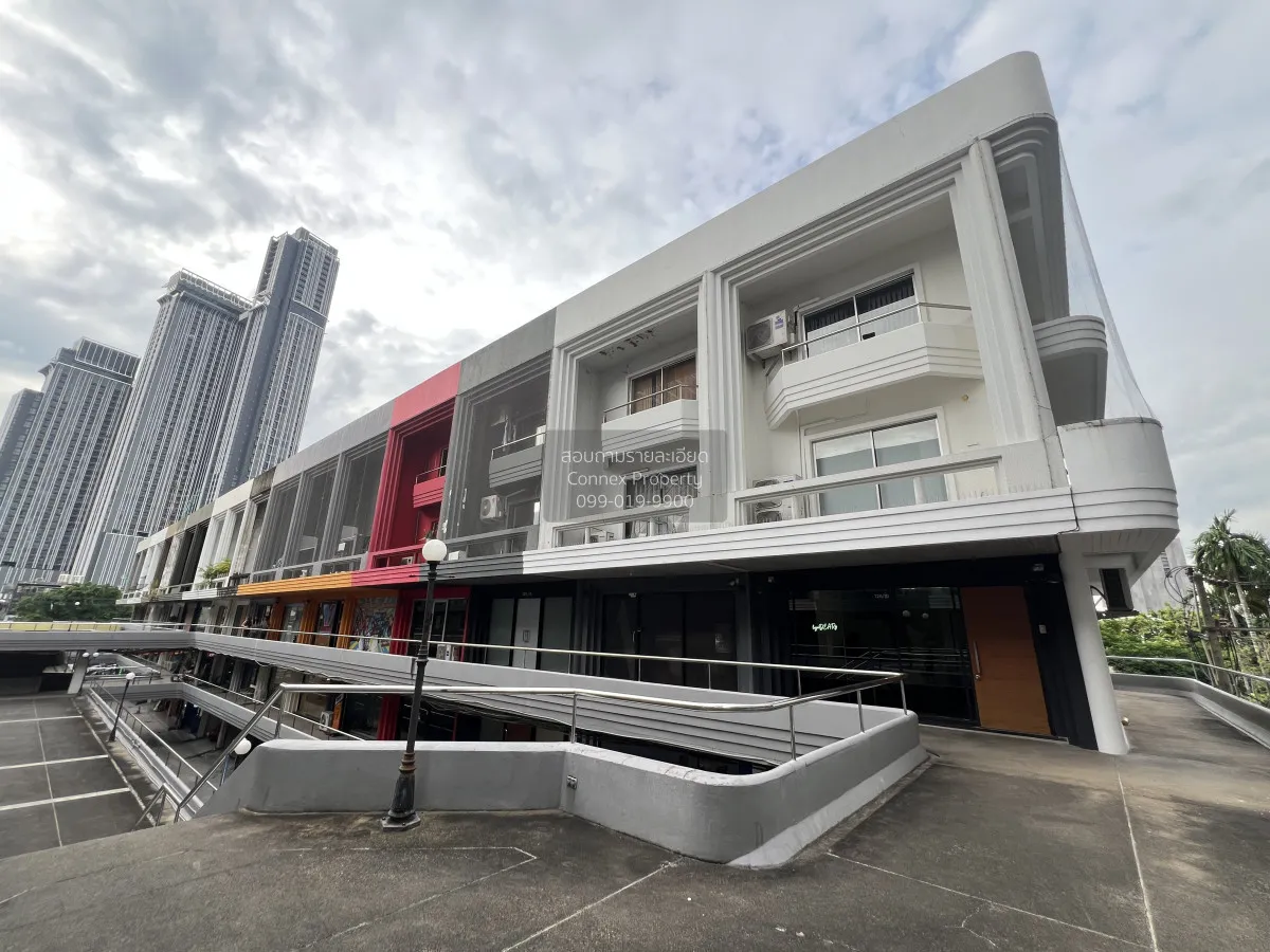 ขายอาคารสำนักงาน  พาร์คอเวนิว ห้องริมใน 2 คูหา ขายพร้อมผู้เช่า เอ