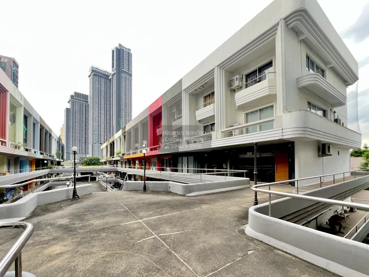 ขายอาคารสำนักงาน  พาร์คอเวนิว ห้องริมใน 2 คูหา ขายพร้อมผู้เช่า เอ