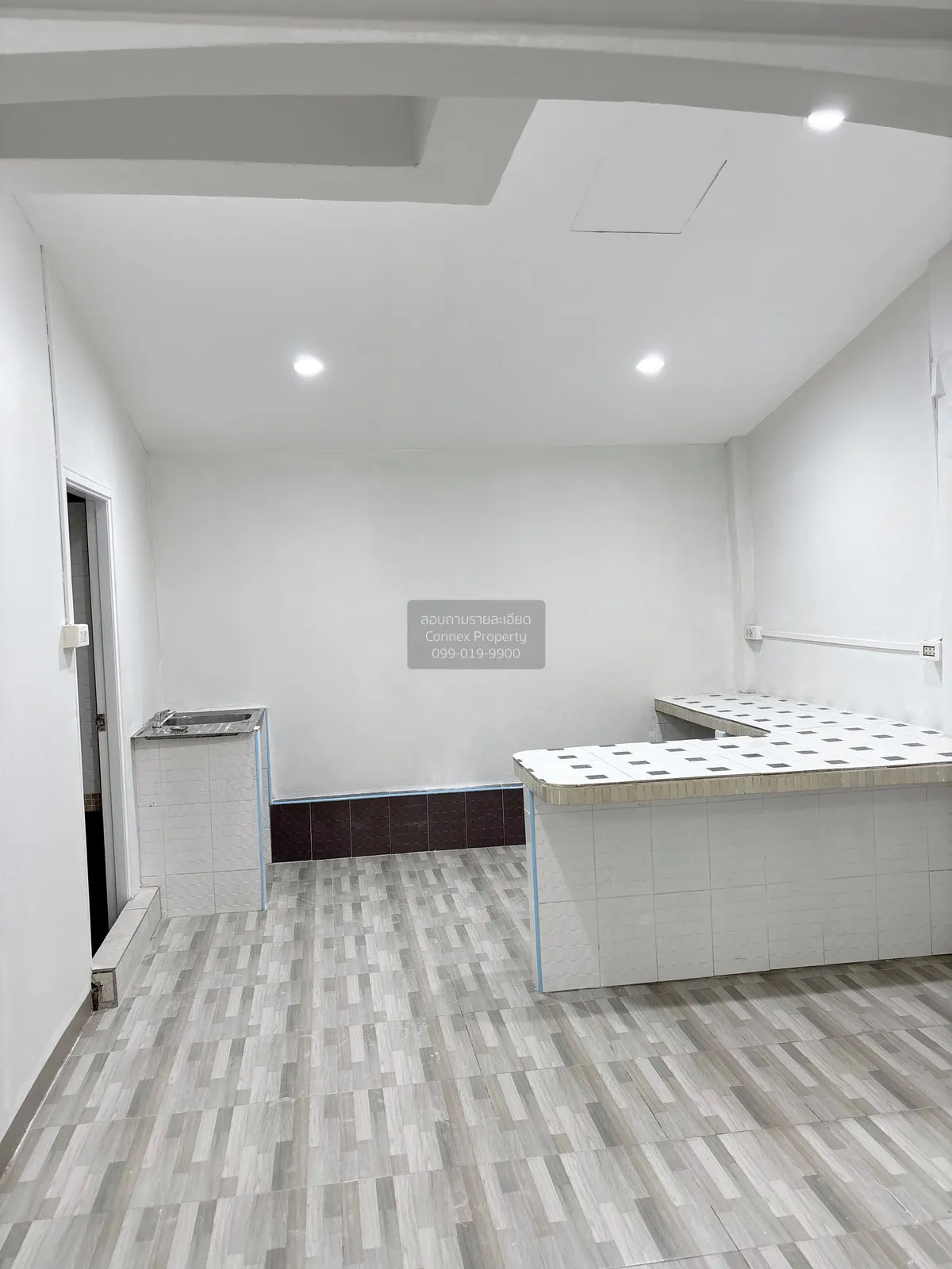 For Rent Townhouse/Townhome  , Rattanathani , Bang Kaeo , Bang Ph