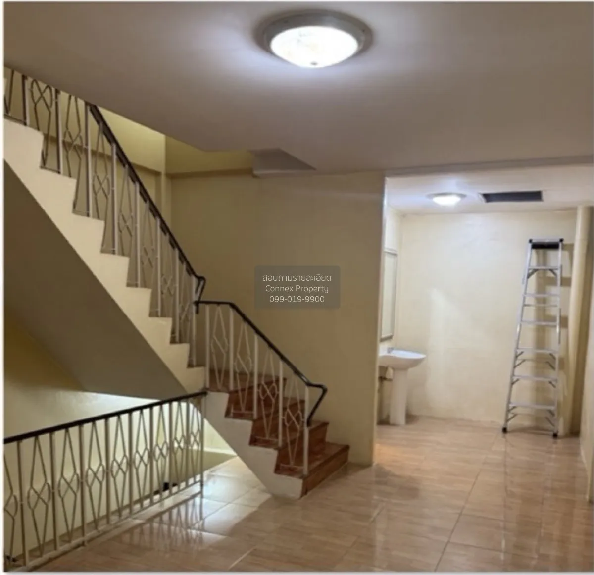 ขายอาคารพาณิชย์ 3 ชั้น พื้นที่ 180 ตารางเมตร สาธุประดิษฐ์ 49 ยานน