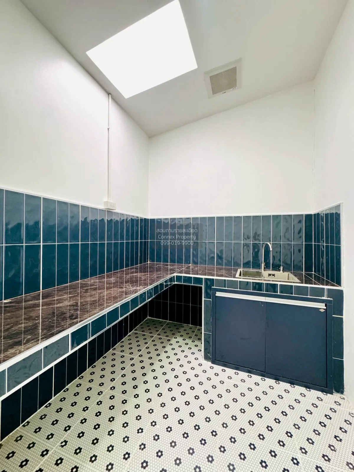 ขายทาวน์เฮ้าส์/ทาวน์โฮม  นิวเวิลด์วิลล์ หน้ากว้าง รีโนเวทใหม่ ละห