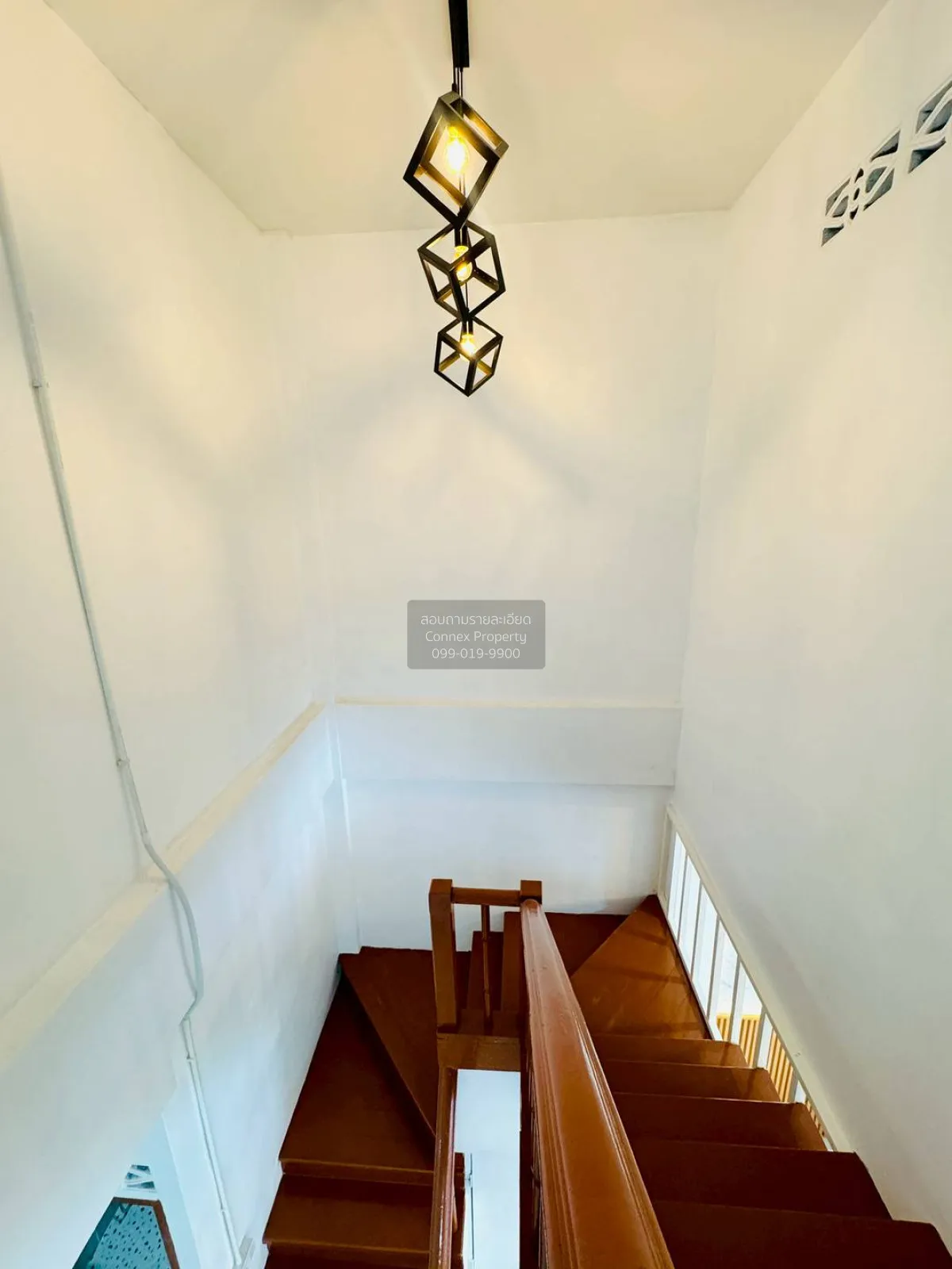 ขายทาวน์เฮ้าส์/ทาวน์โฮม  นิวเวิลด์วิลล์ หน้ากว้าง รีโนเวทใหม่ ละห