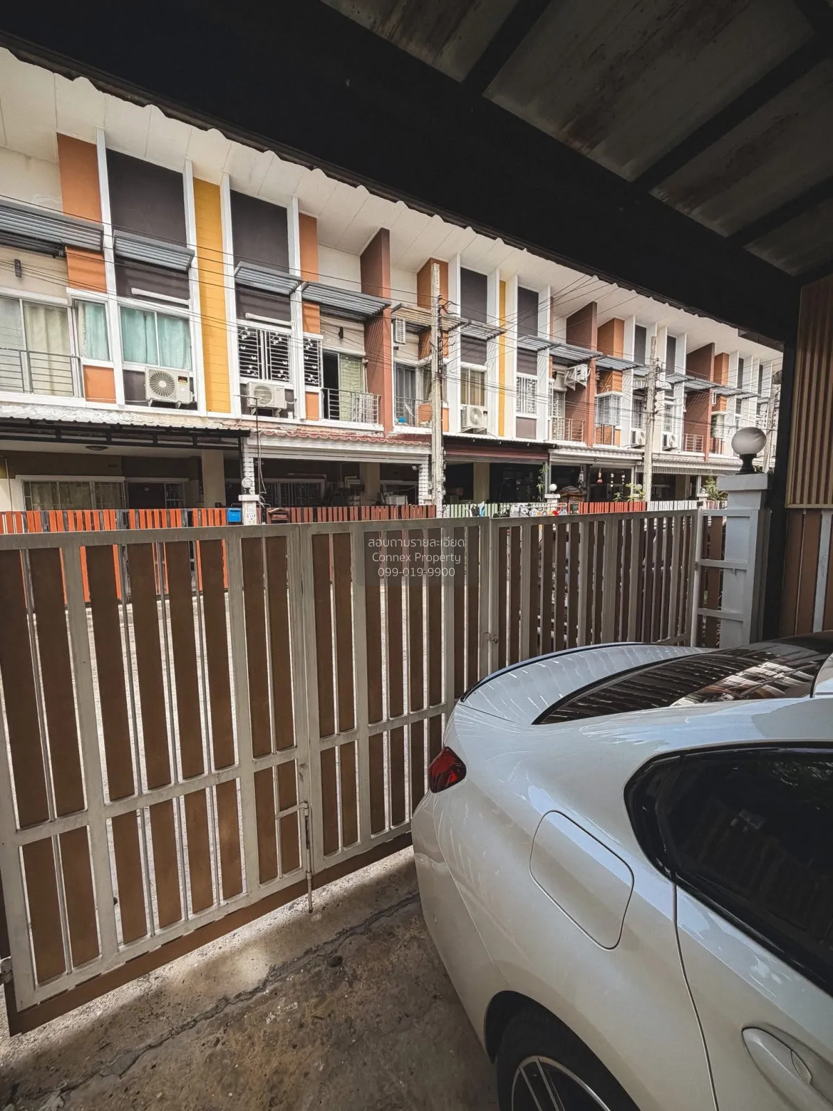 ขายทาวเฮ้าส์ 2 ชั้น หลังมุม มีพื้นที่ทำสวน บ้าน Smart Home  ห้องม