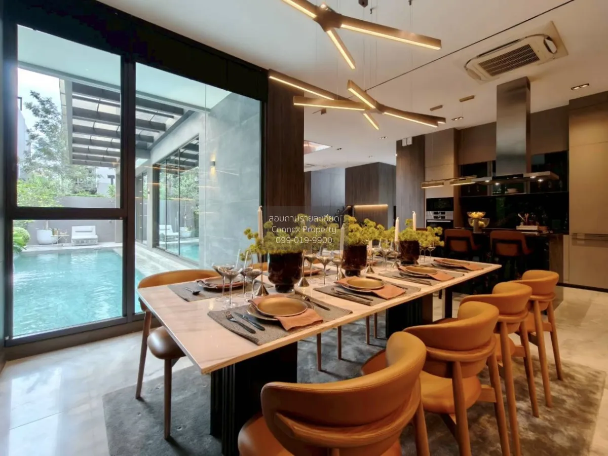 For Sale House , 95E1 , corner unit , wide frontage , Khlong Chan