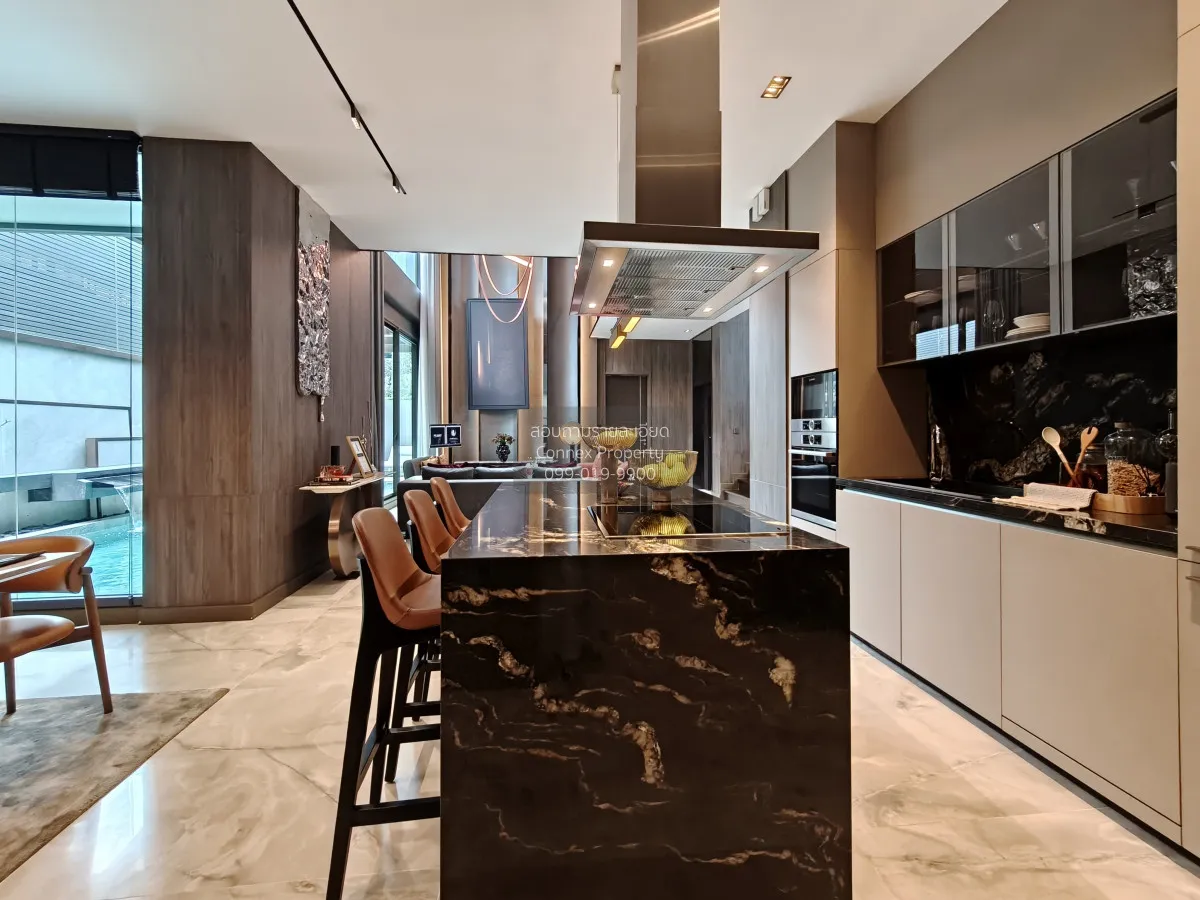 For Sale House , 95E1 , corner unit , wide frontage , Khlong Chan