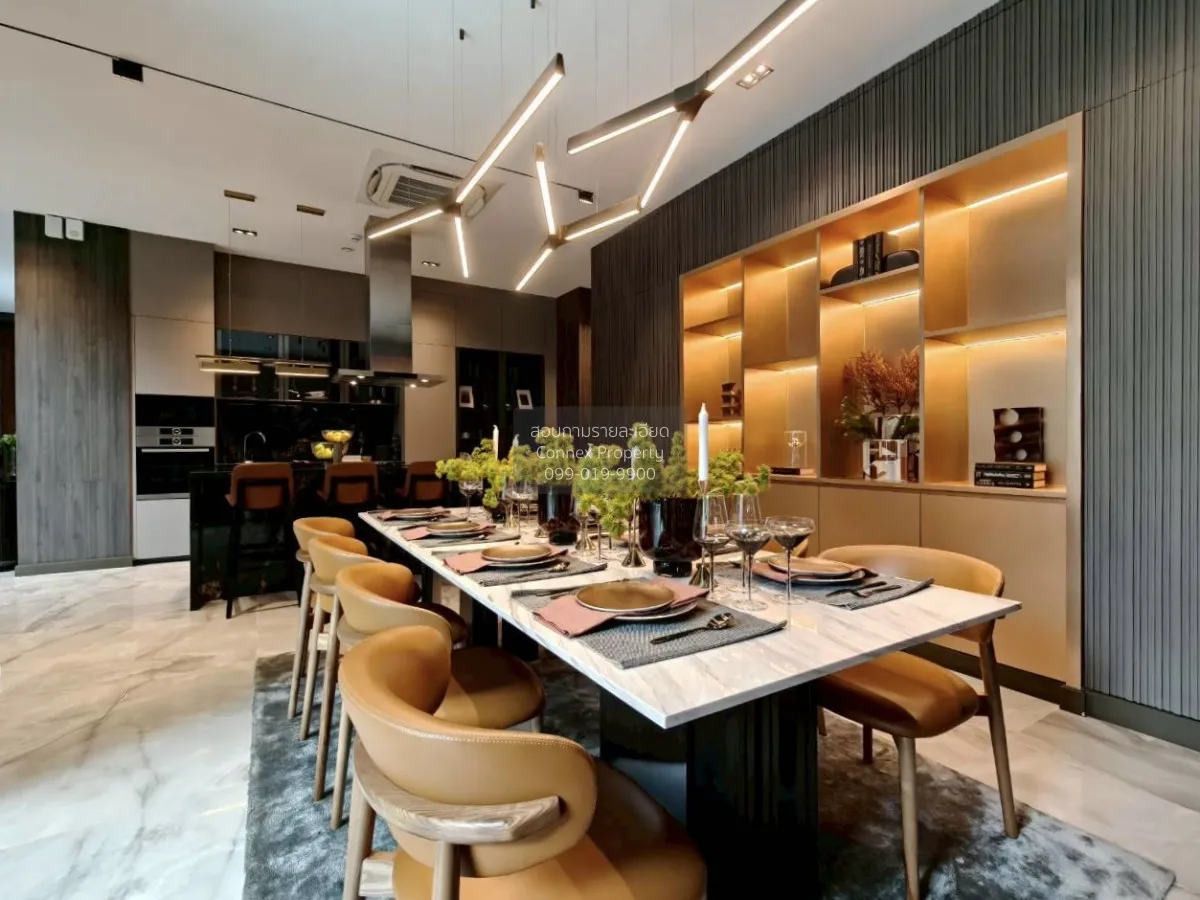 For Sale House , 95E1 , corner unit , wide frontage , Khlong Chan