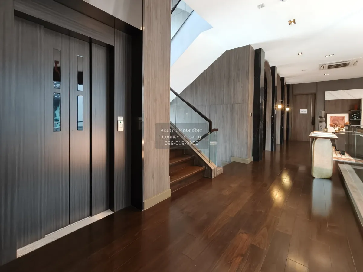 For Sale House , 95E1 , corner unit , wide frontage , Khlong Chan