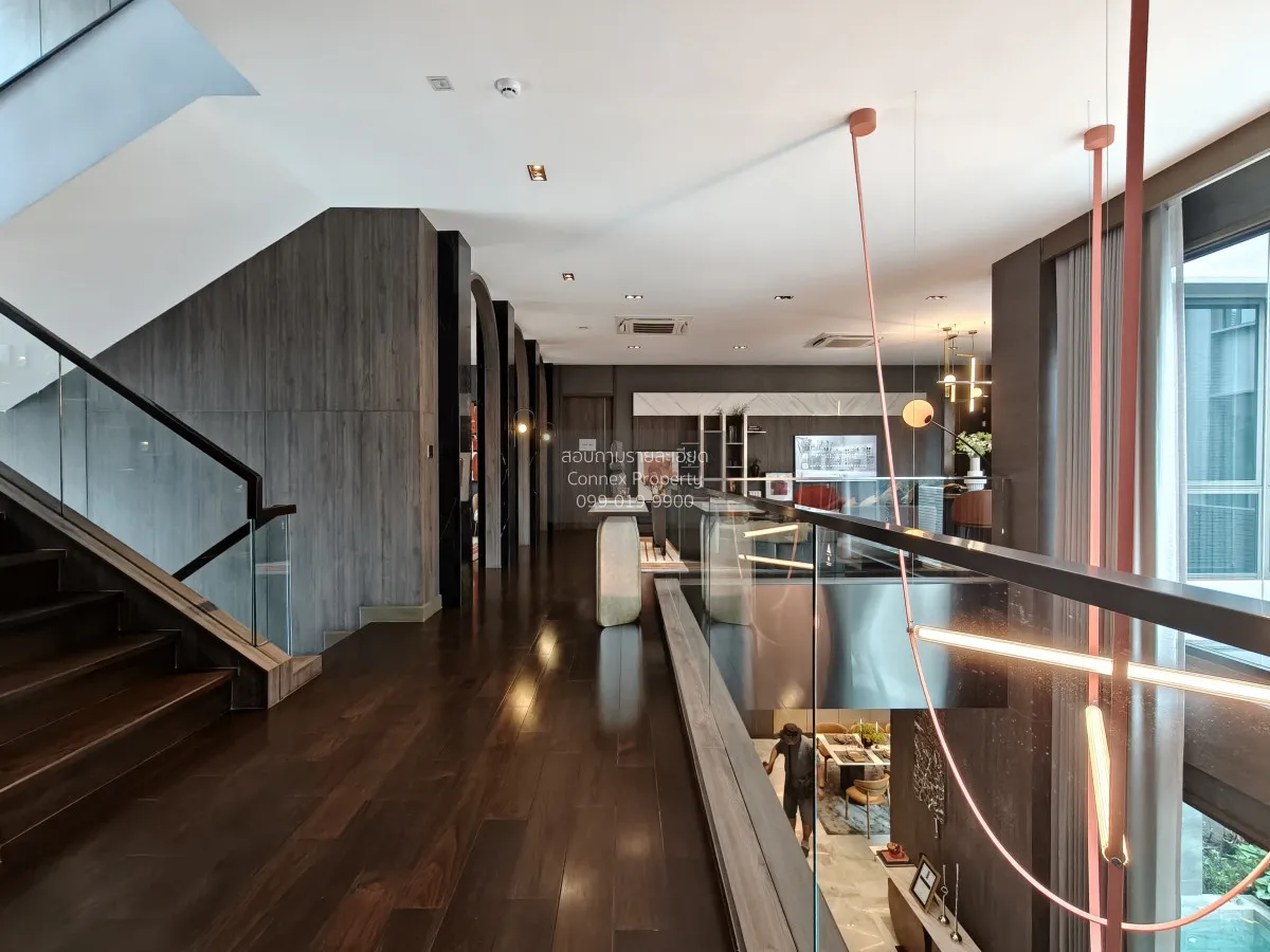 For Sale House , 95E1 , corner unit , wide frontage , Khlong Chan