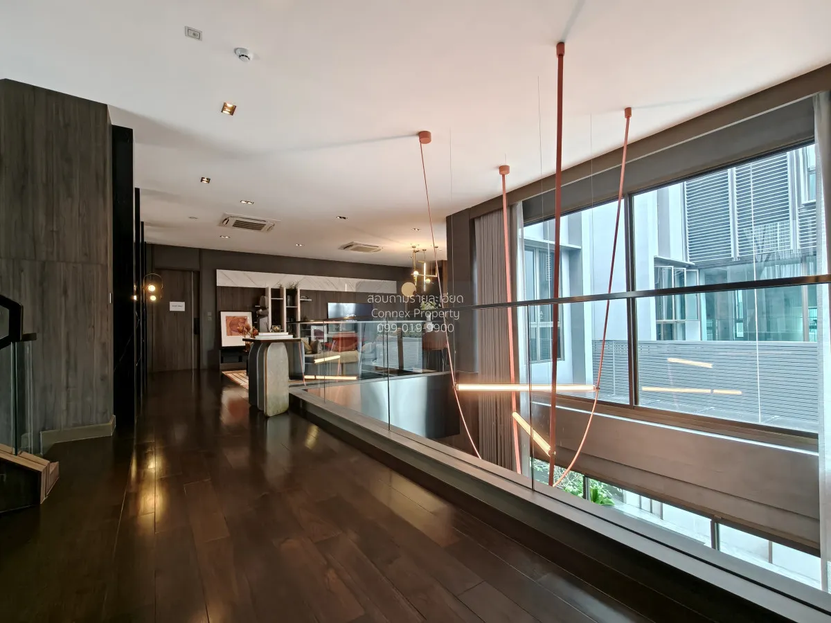 For Sale House , 95E1 , corner unit , wide frontage , Khlong Chan