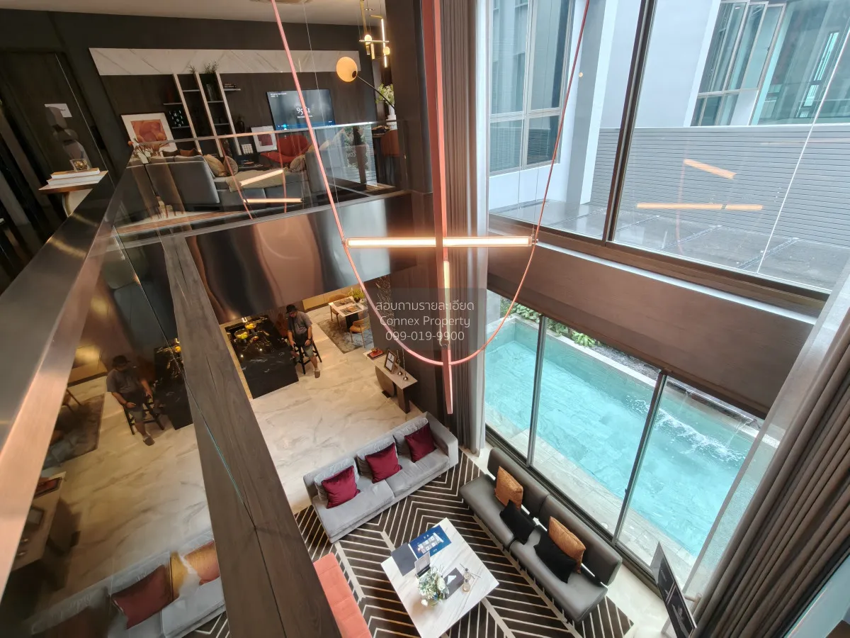 For Sale House , 95E1 , corner unit , wide frontage , Khlong Chan