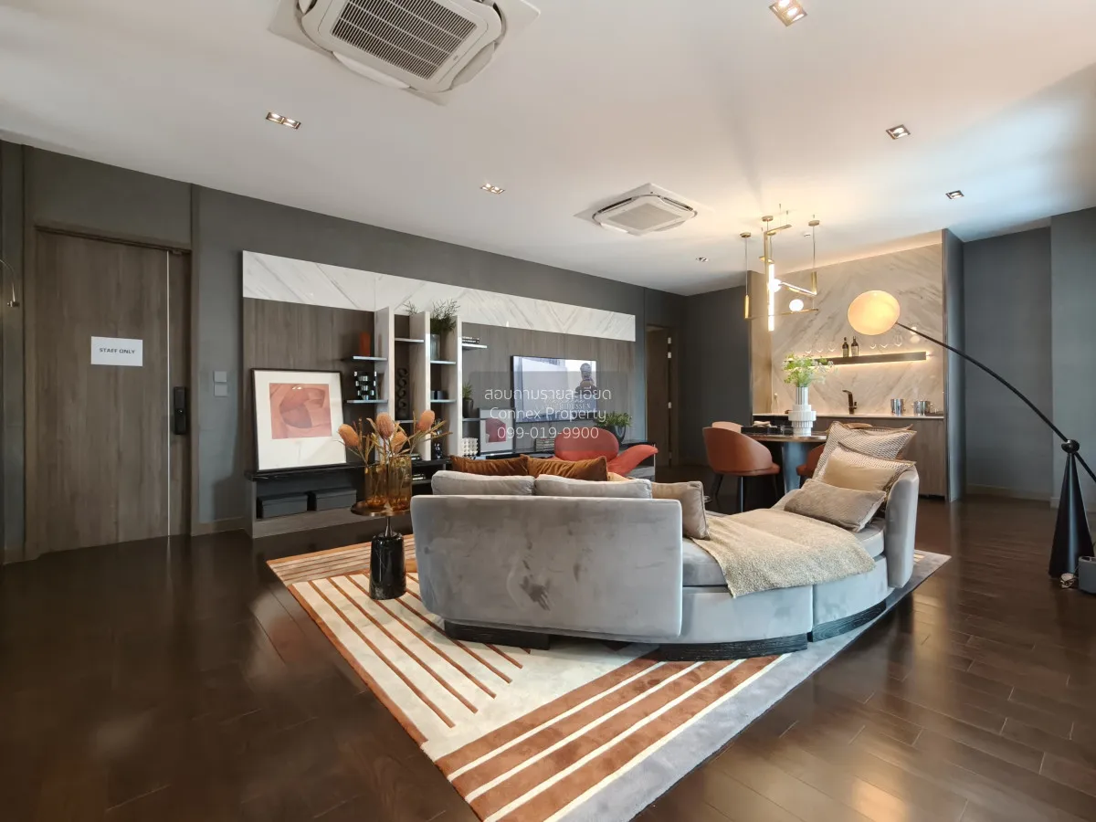 For Sale House , 95E1 , corner unit , wide frontage , Khlong Chan