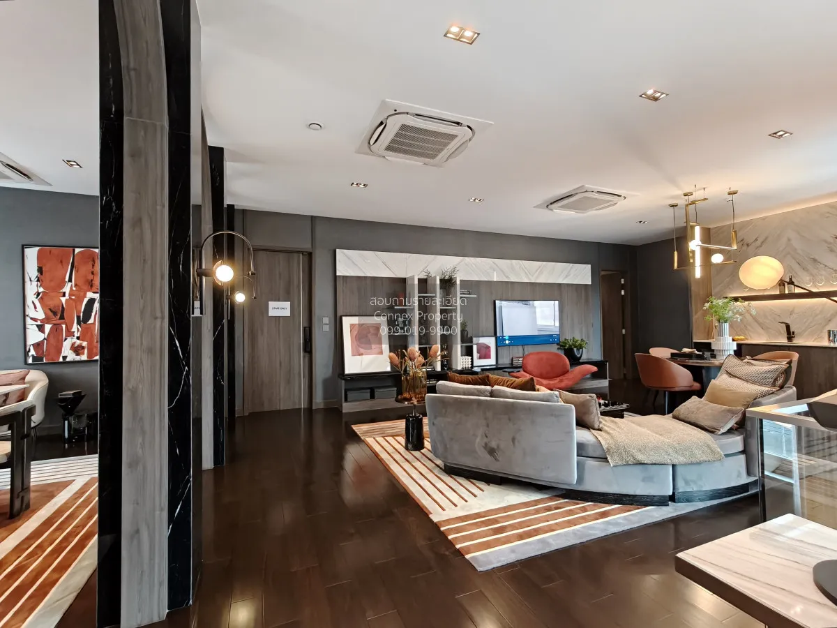 For Sale House , 95E1 , corner unit , wide frontage , Khlong Chan