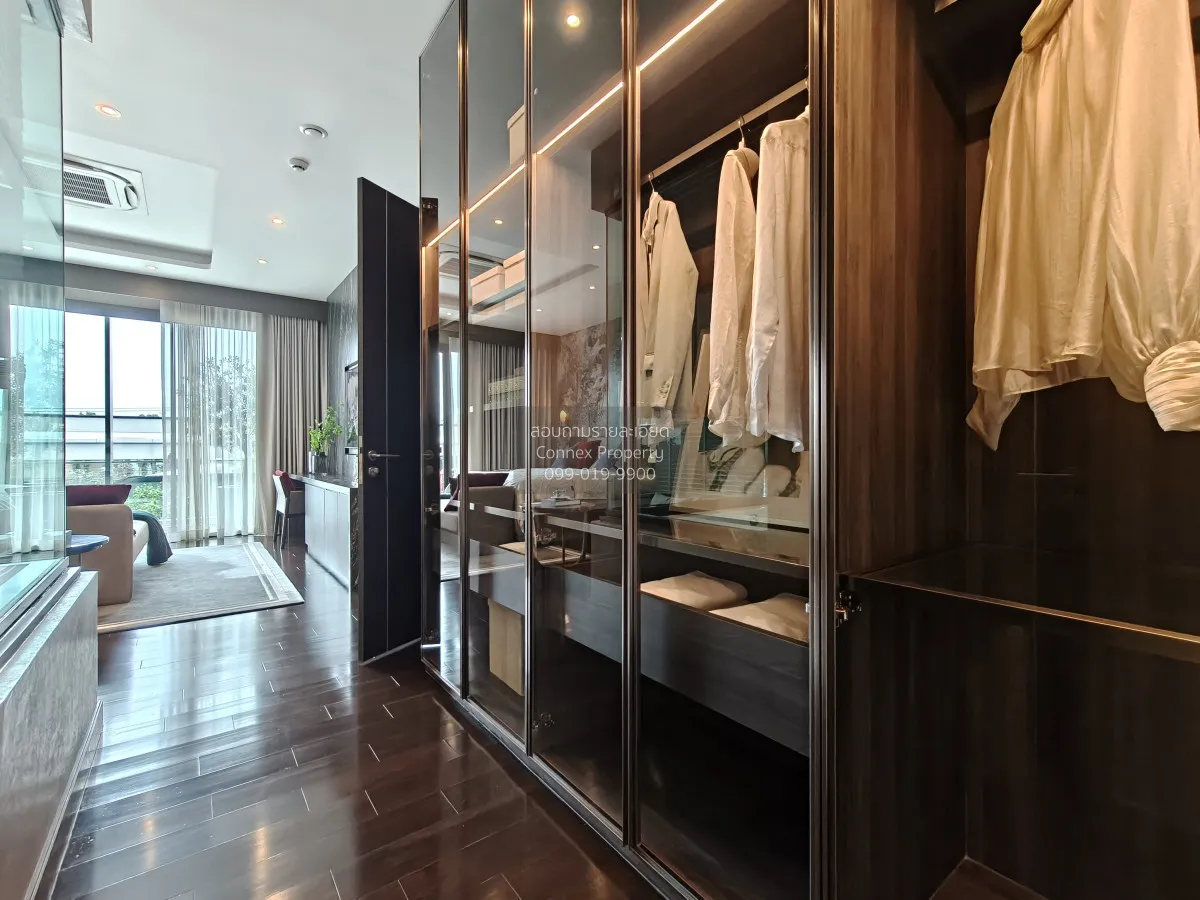 For Sale House , 95E1 , corner unit , wide frontage , Khlong Chan