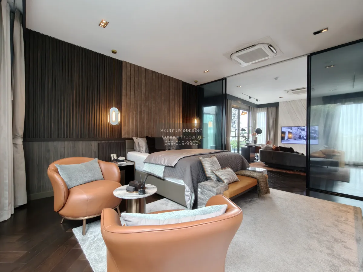 For Sale House , 95E1 , corner unit , wide frontage , Khlong Chan