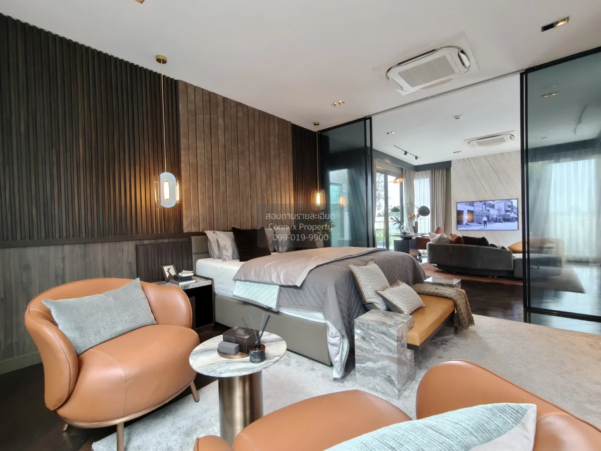 For Sale House , 95E1 , corner unit , wide frontage , Khlong Chan