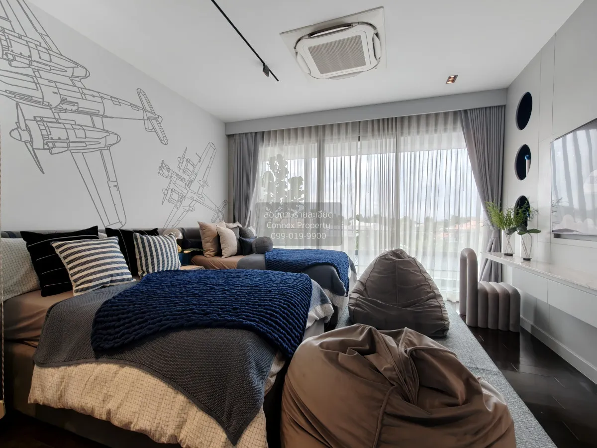 For Sale House , 95E1 , corner unit , wide frontage , Khlong Chan