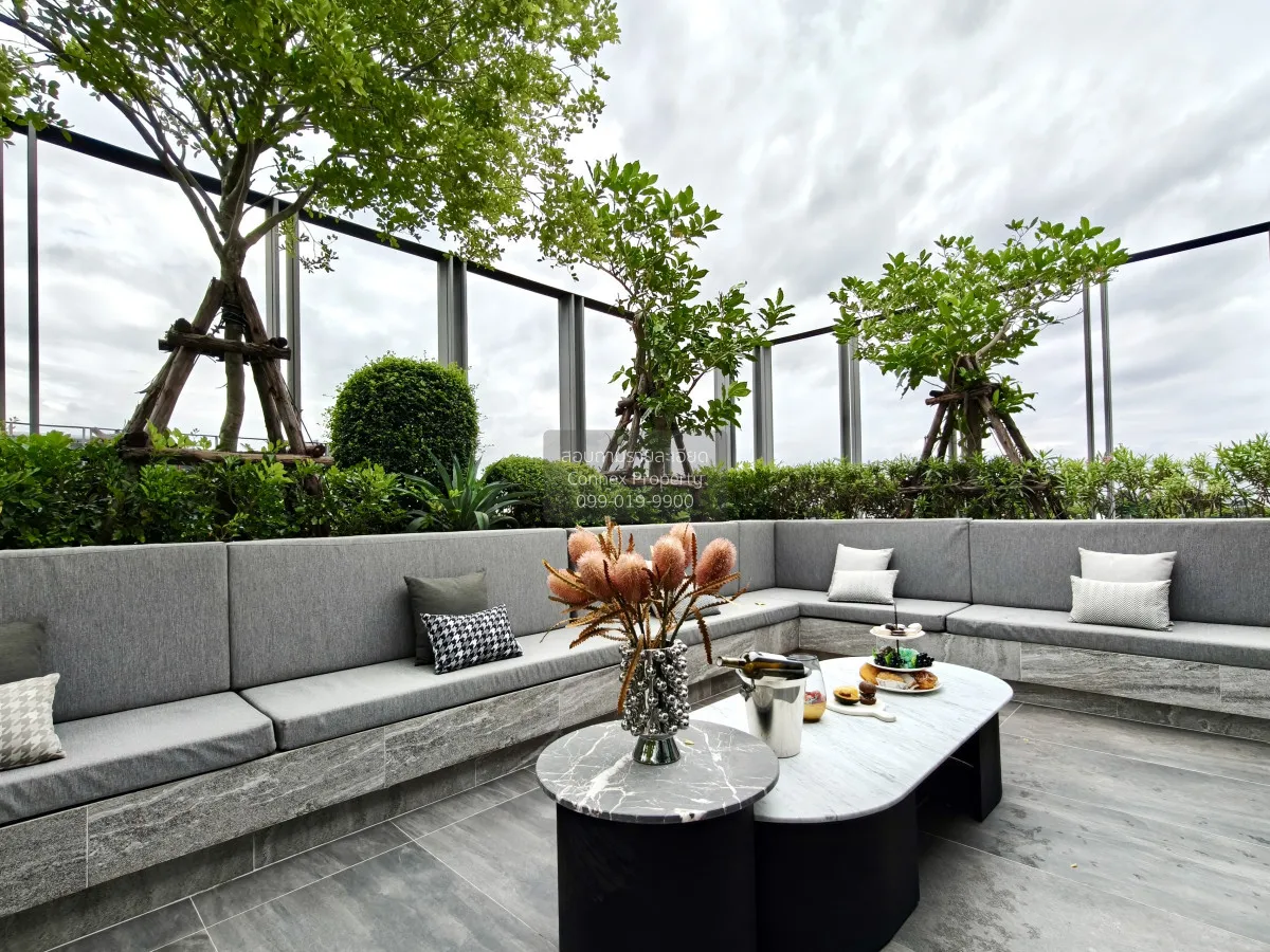 For Sale House , 95E1 , corner unit , wide frontage , Khlong Chan