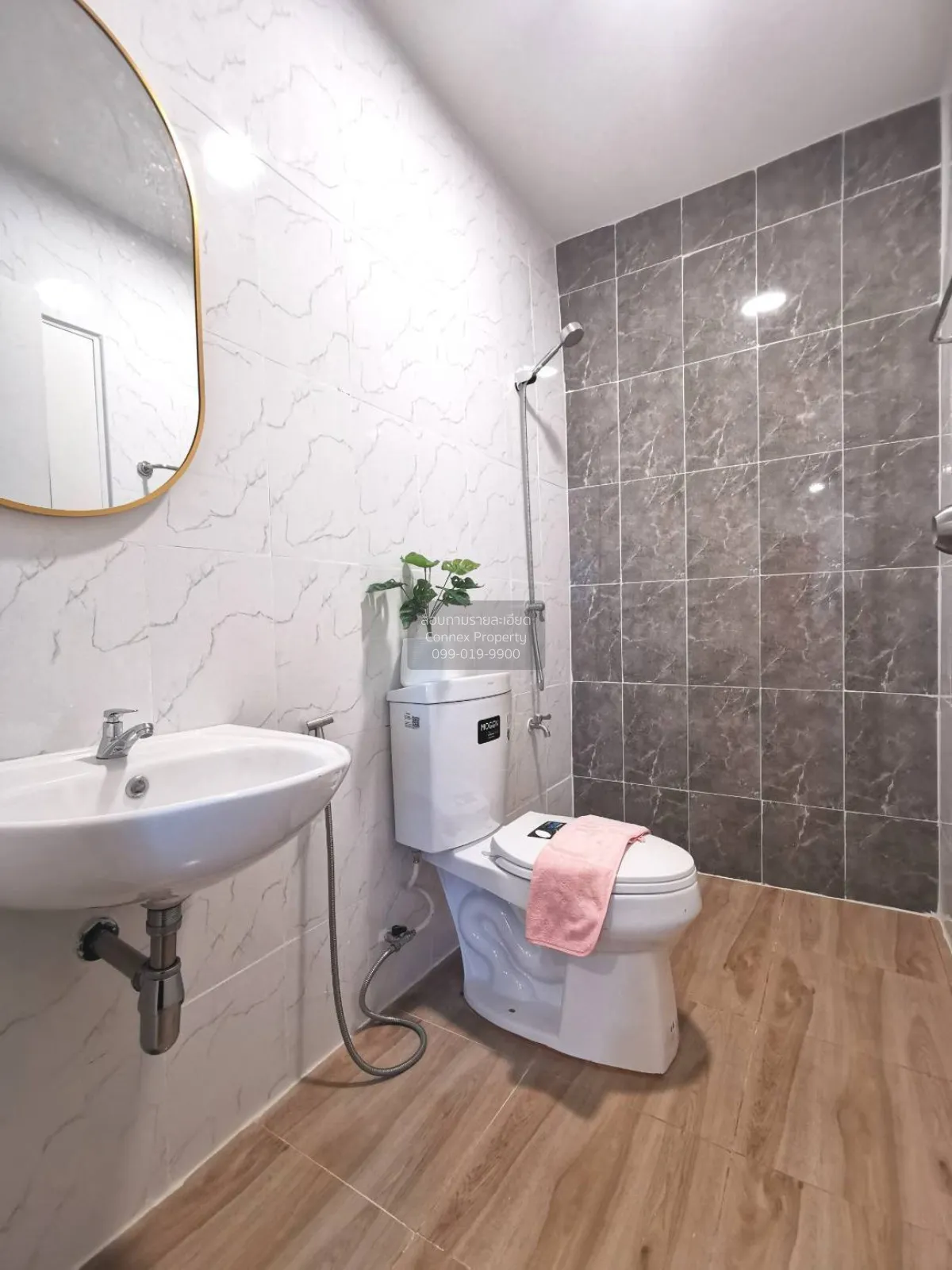 For Sale Townhouse/Townhome  , Rungrueng House , BTS-Saphan Mai ,