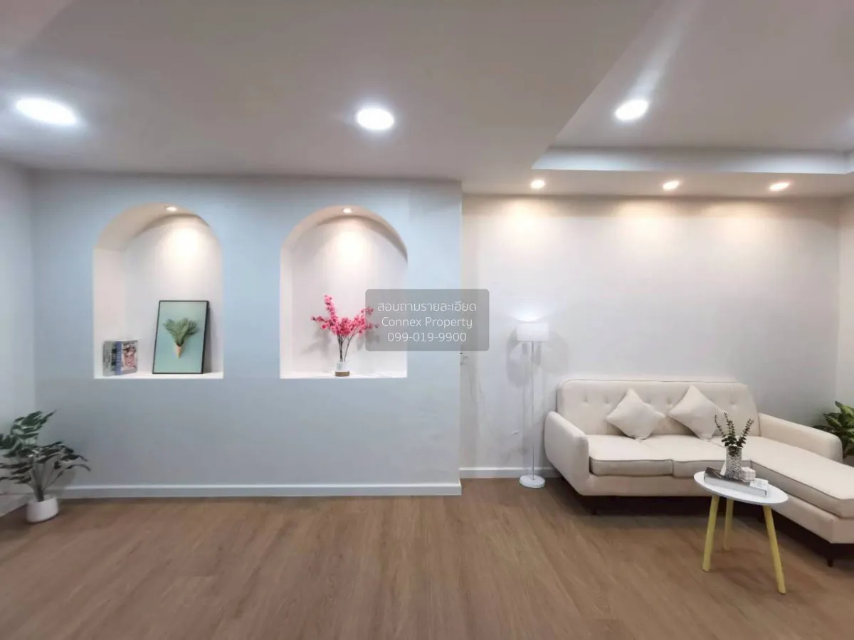 For Sale Townhouse/Townhome  , Rungrueng House , BTS-Saphan Mai ,