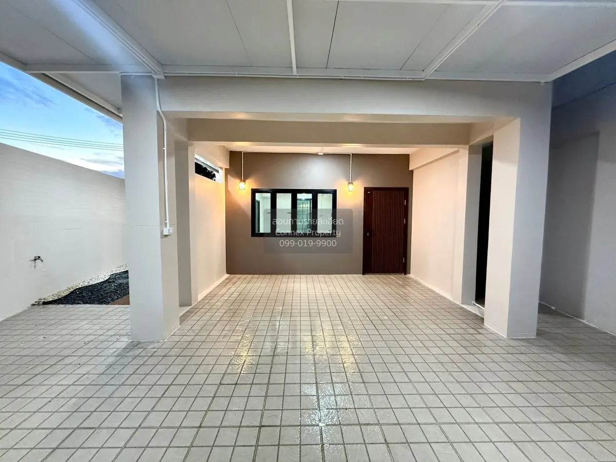 For Sale Townhouse/Townhome  , Baan Prapin 3 , corner unit , wide 2