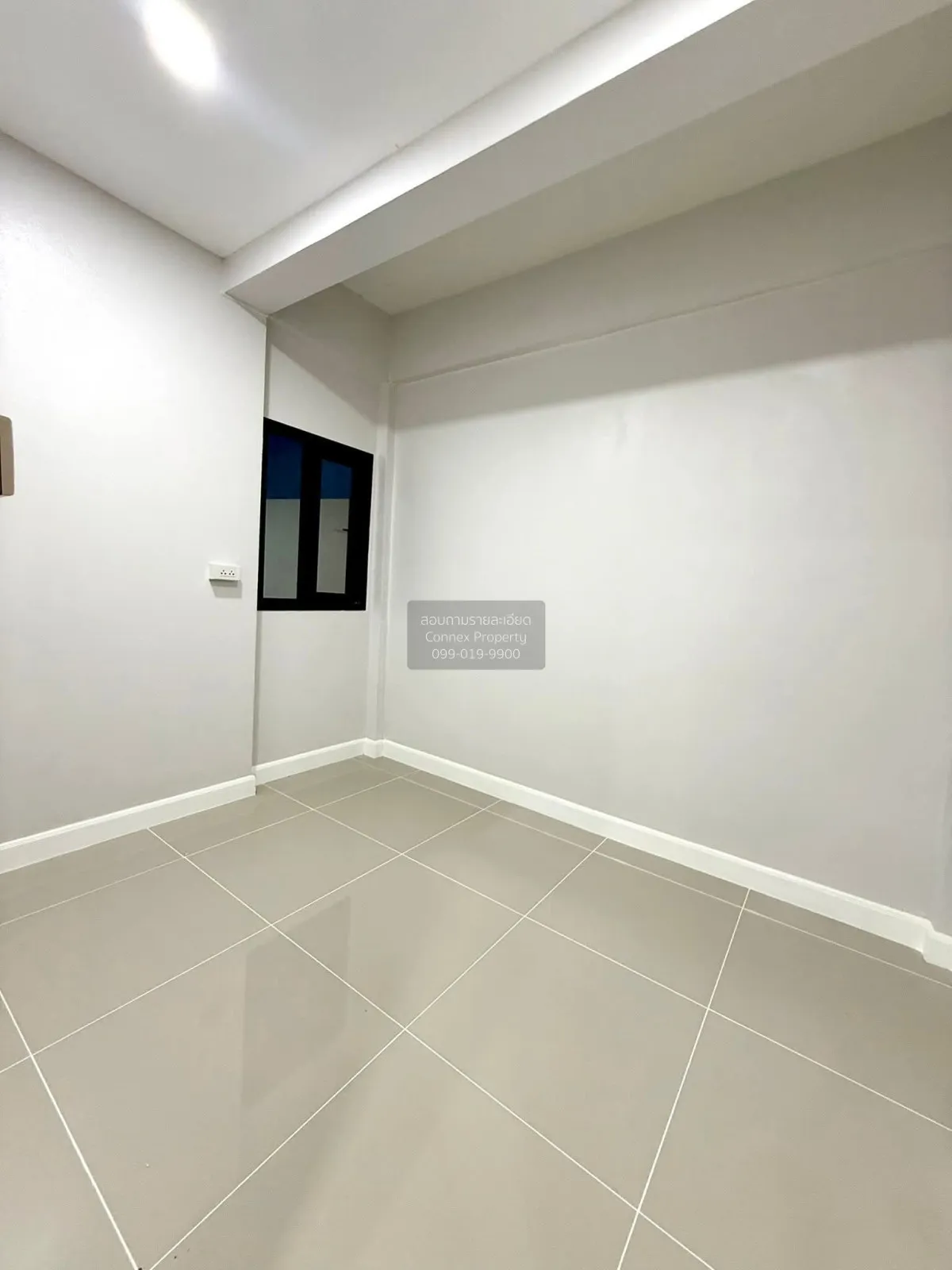 For Sale Townhouse/Townhome  , Baan Prapin 3 , corner unit , wide