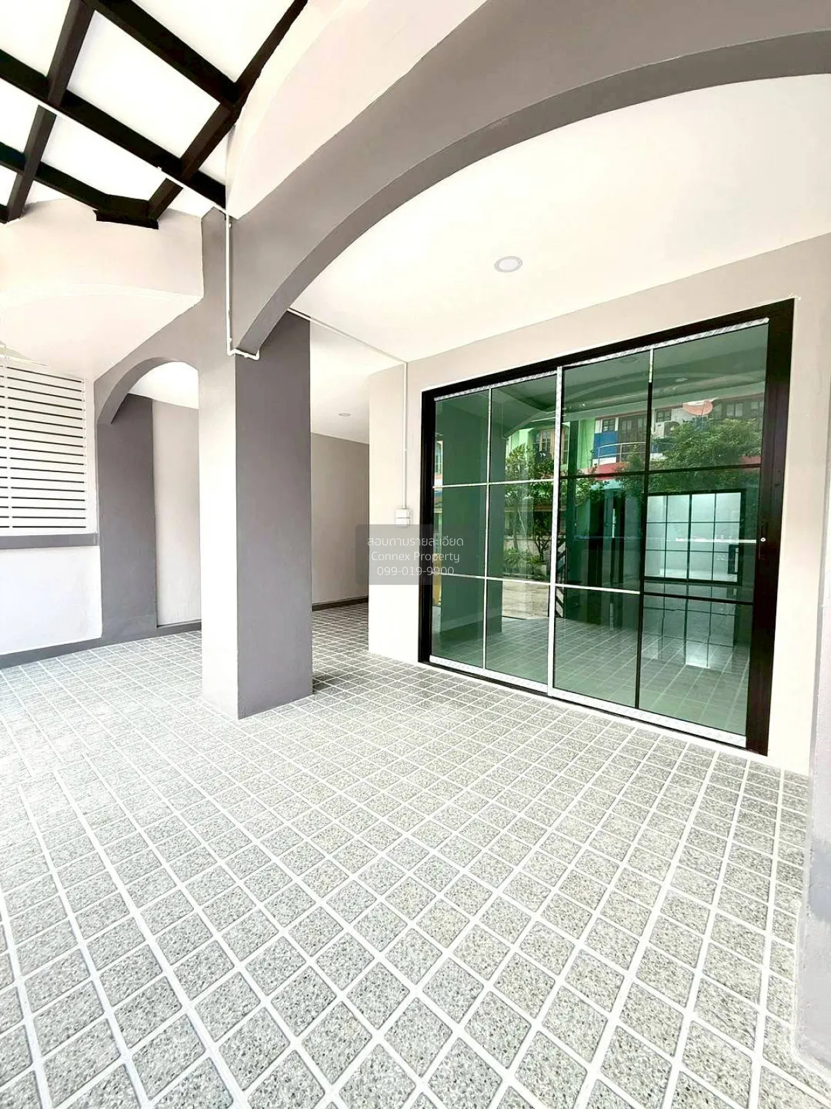 ขายทาวน์เฮ้าส์/ทาวน์โฮม  บ้านสุชา หน้ากว้าง รีโนเวทใหม่ ละหาร บาง 3