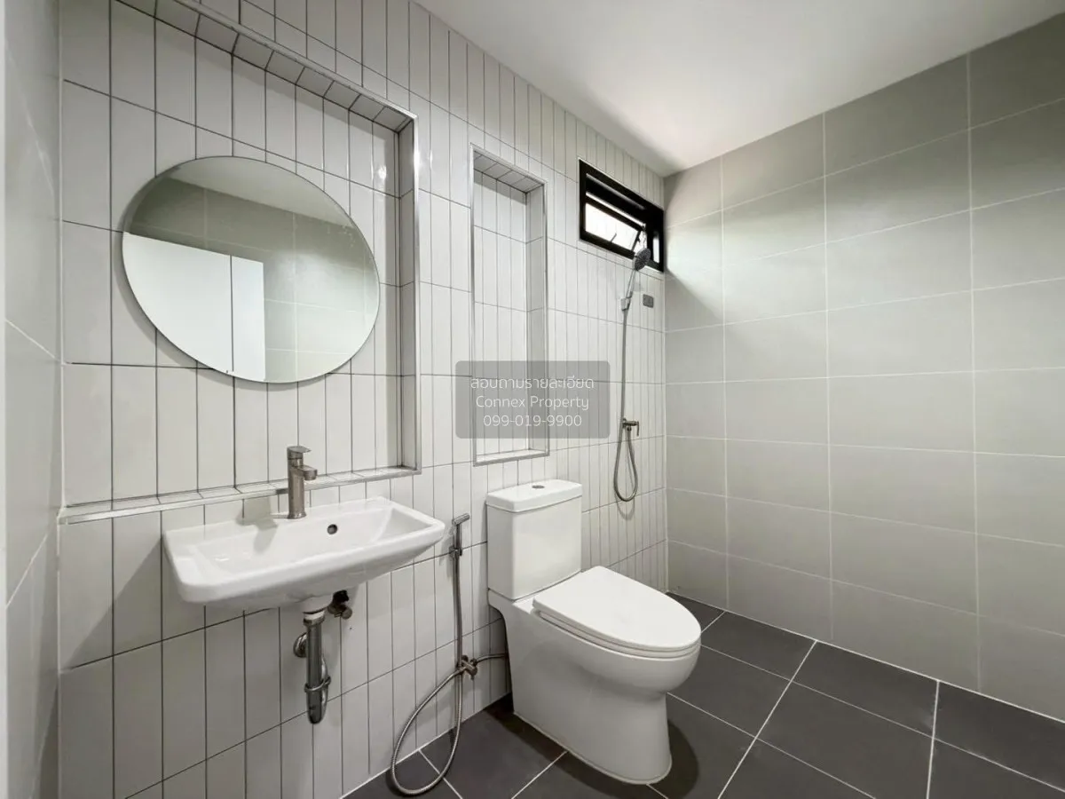 For Sale 3-storey townhome Nakniwas 37 yaek 1-8 , newly renovated