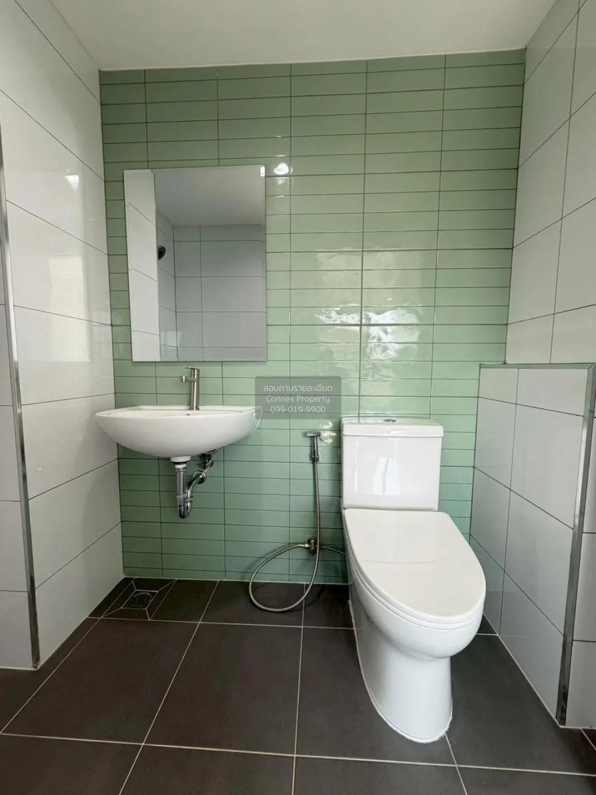 For Sale 3-storey townhome Nakniwas 37 yaek 1-8 , newly renovated