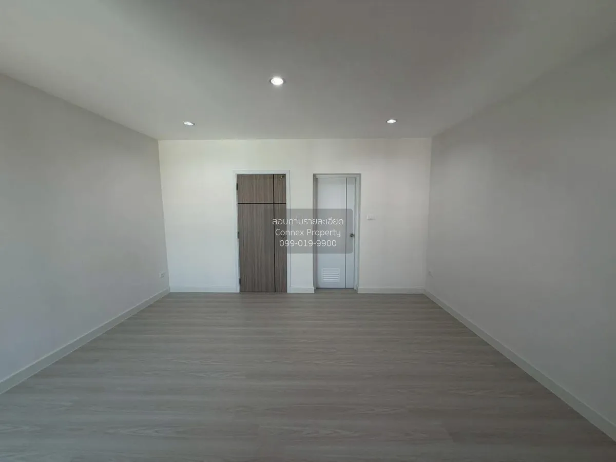 For Sale 3-storey townhome Nakniwas 37 yaek 1-8 , newly renovated