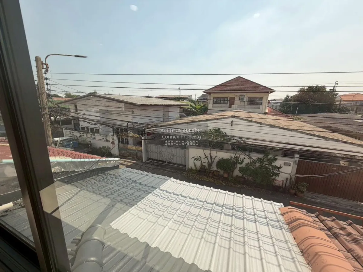 For Sale 3-storey townhome Nakniwas 37 yaek 1-8 , newly renovated