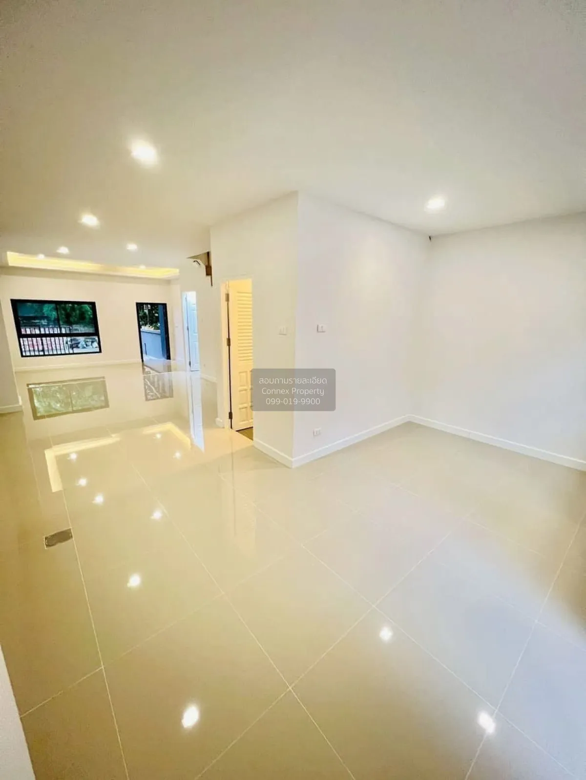 For Sale 3-storey townhouse, Bang Khen-Lak Si Circle , wide front