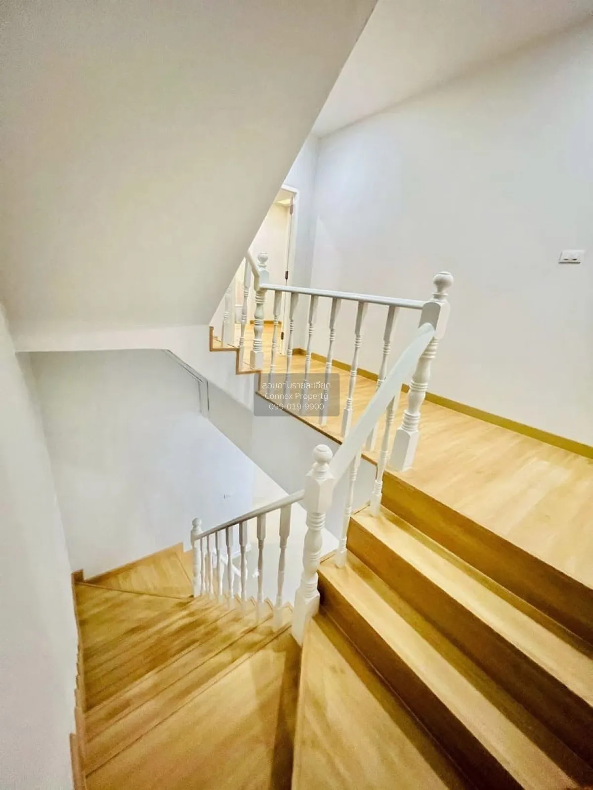 For Sale 3-storey townhouse, Bang Khen-Lak Si Circle , wide front