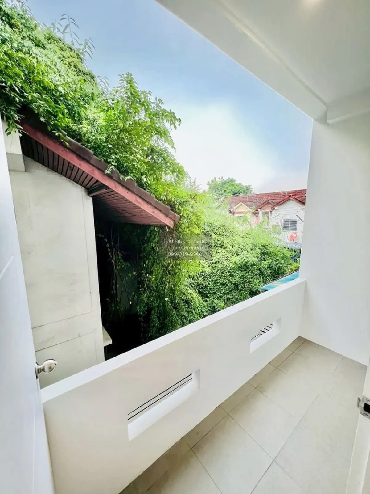 For Sale 3-storey townhouse, Bang Khen-Lak Si Circle , wide front
