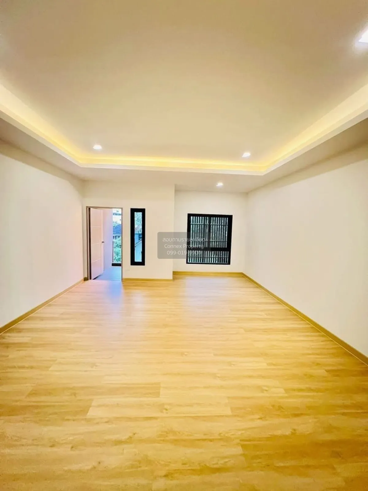 For Sale 3-storey townhouse, Bang Khen-Lak Si Circle , wide front