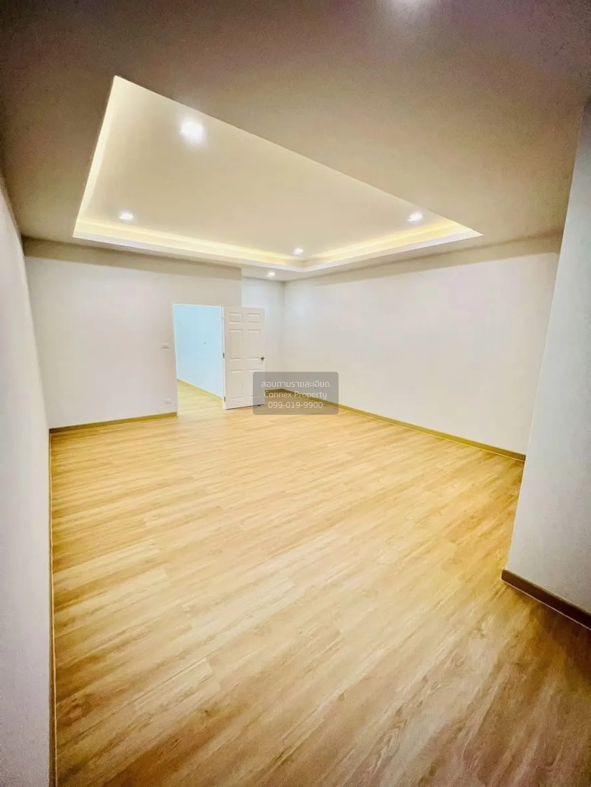 For Sale 3-storey townhouse, Bang Khen-Lak Si Circle , wide front