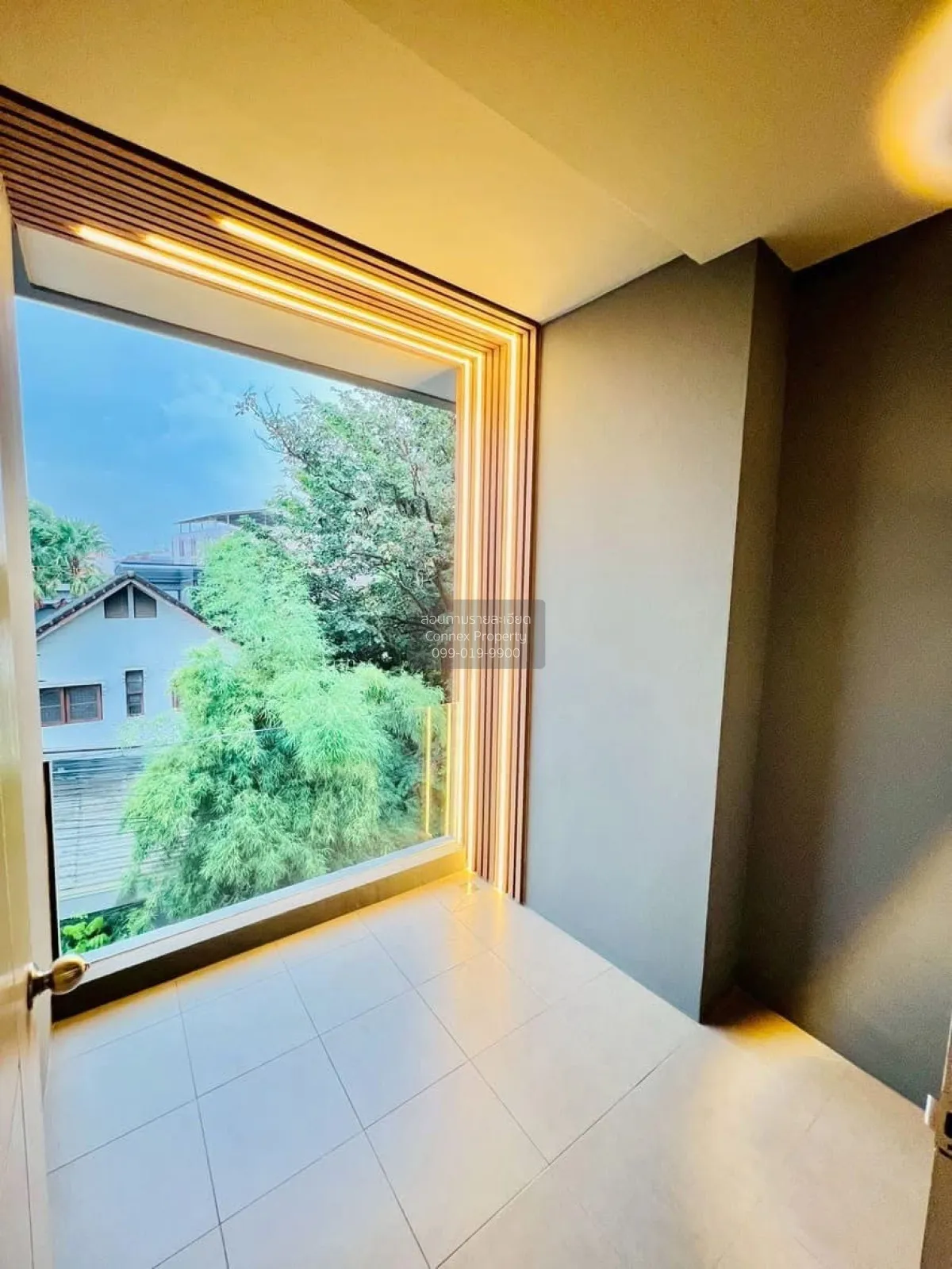 For Sale 3-storey townhouse, Bang Khen-Lak Si Circle , wide front