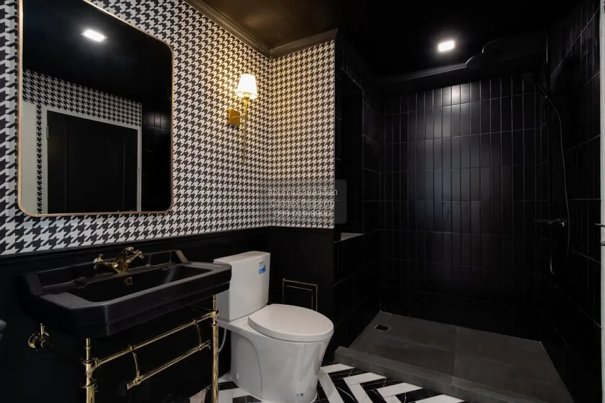 For Sale Condo , Supalai Place Sukhumvit 39 , corner unit , newly