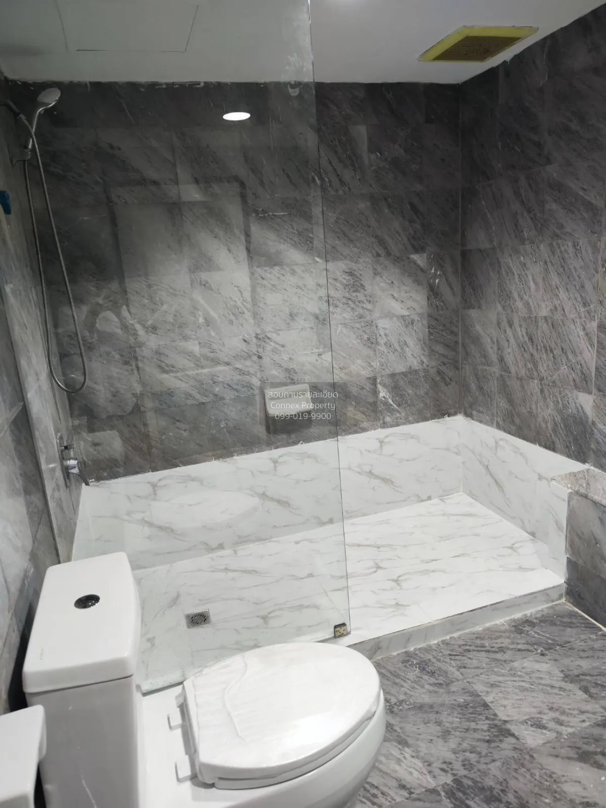 เช่าคอนโด  สเตท ทาวเวอร์ วิวสวย ชั้นสูง ห้องมุม หน้ากว้าง รีโนเวท