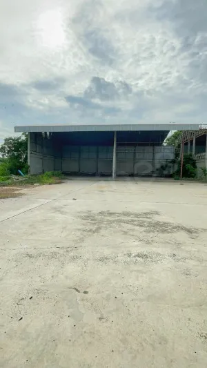 For Sale  Land with buildings located next to Highway 3028 , Bang Phueng , Ban Mi , Lop Buri , CX-140468