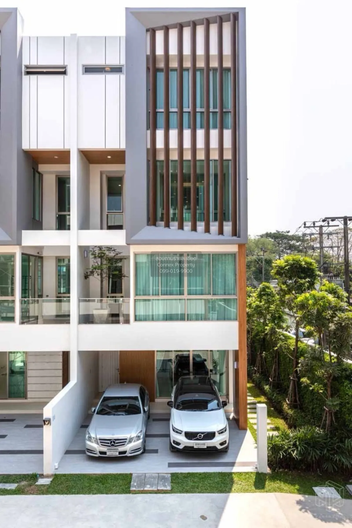 For Sale Townhouse/Townhome  , Qualitia Sukhumvit 62 , corner uni 1