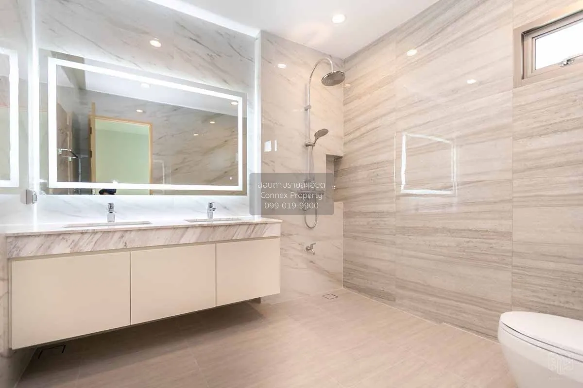 For Sale Townhouse/Townhome  , Qualitia Sukhumvit 62 , corner uni