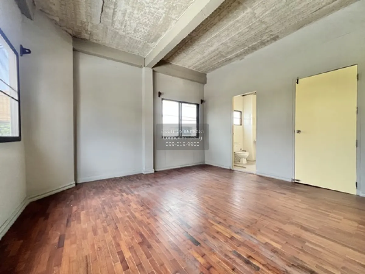 ขายทาวน์เฮ้าส์/ทาวน์โฮม  บ้านเกษมสันต์ ลาดพร้าว ห้องมุม MRT-ลาดพร