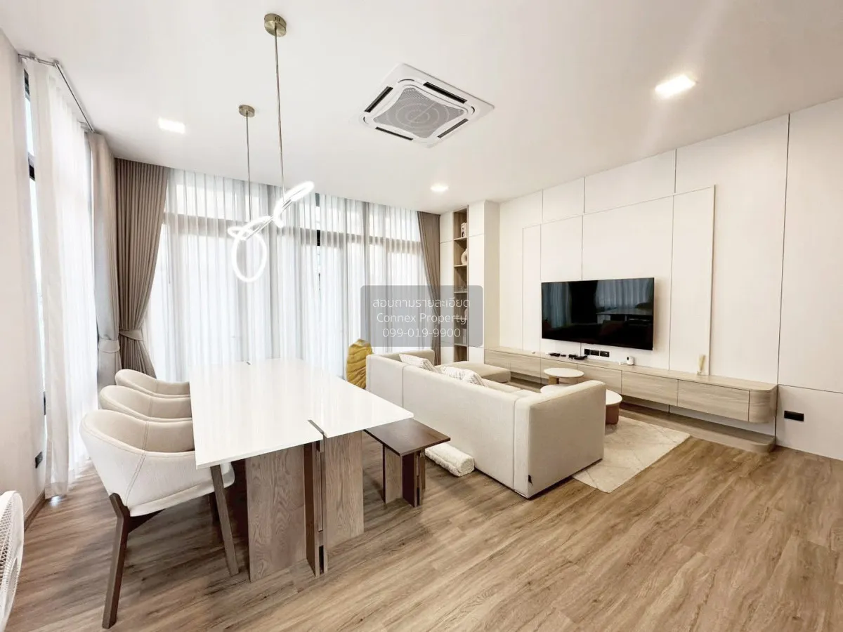 For Rent Townhouse/Townhome  , PATIO Ratchayothin , corner unit ,