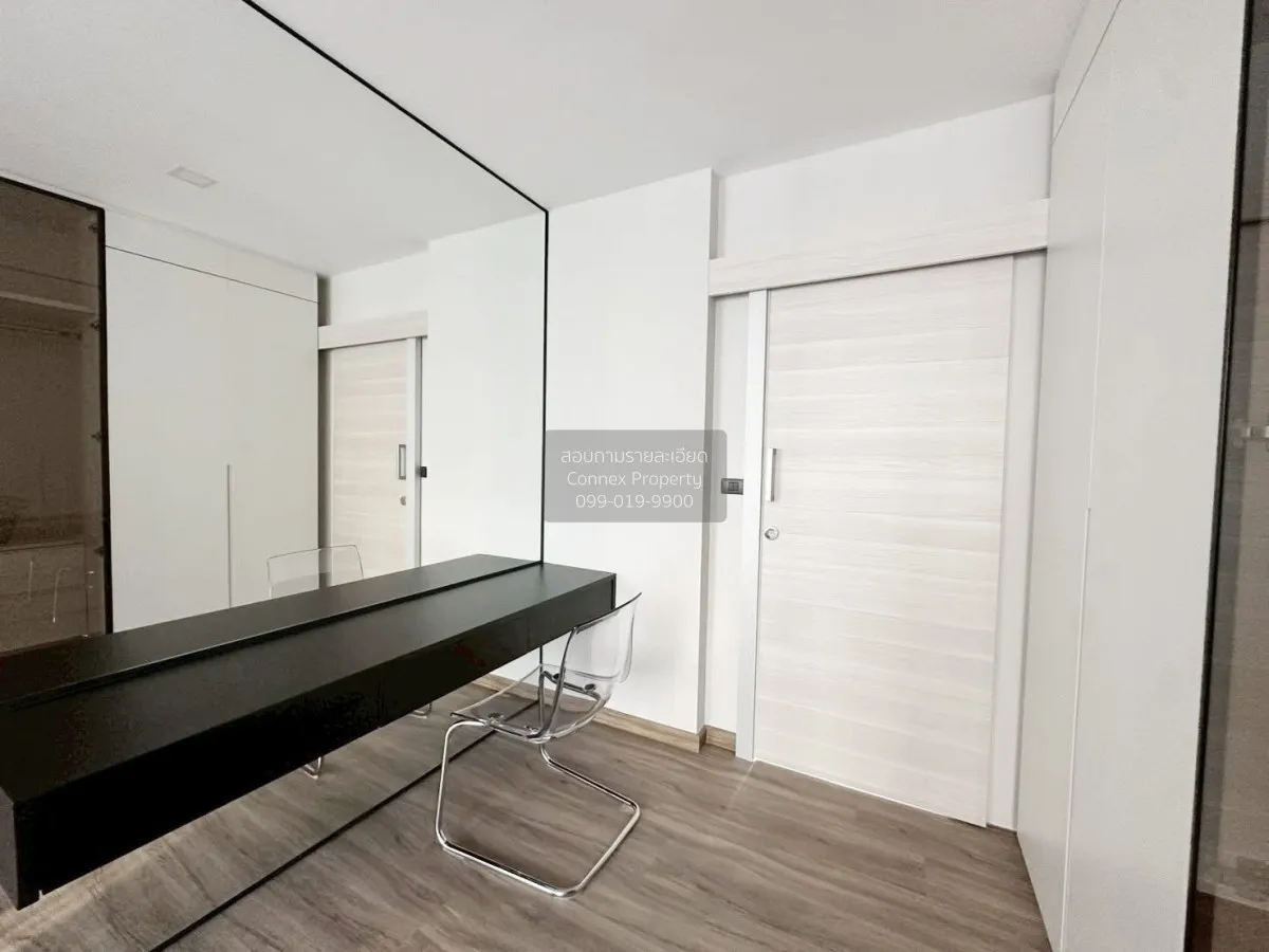 For Rent Townhouse/Townhome  , PATIO Ratchayothin , corner unit ,