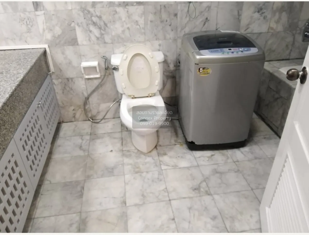 For Sale Condo , State Tower , BTS-Saphan Taksin , Silom , Bang R