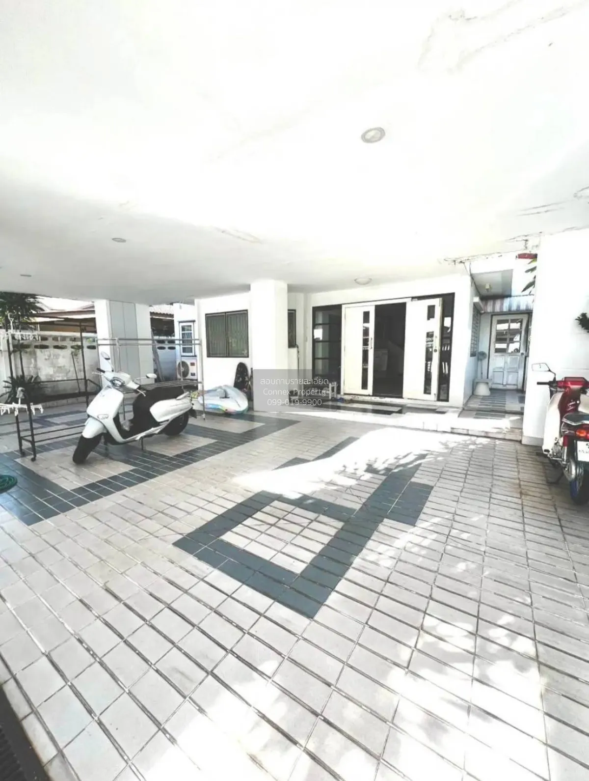 For Sale Two-story detached house, Soi Lad Pla Khao 10 , Chorakhe 1