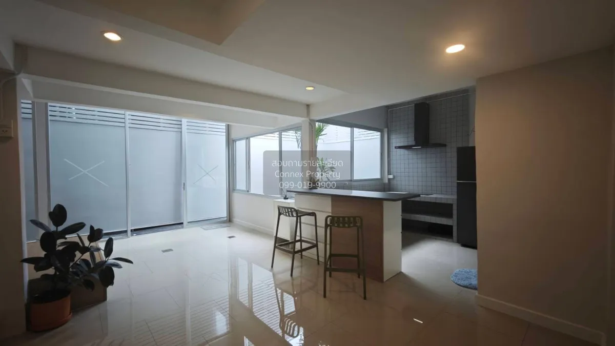 ขายบ้านแฝด โชคชัย 4 ซอย 50 แยก 6 หน้ากว้าง รีโนเวทใหม่ ลาดพร้าว เ